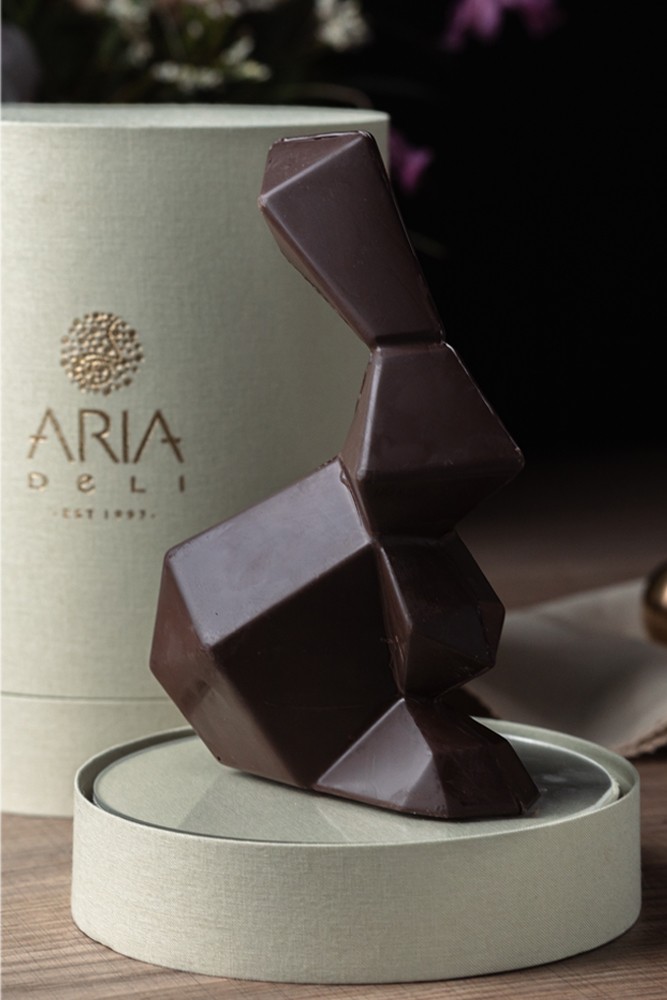 Πασχαλινό τραπέζι: Dark, pitch black & glamorous.