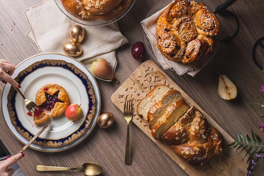 Πασχαλινό τραπέζι: Dark, pitch black & glamorous.