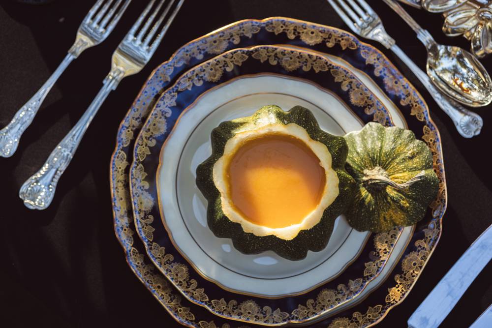 Halloween. A dark & chic tablescape Halloween. A dark & chic tablescape