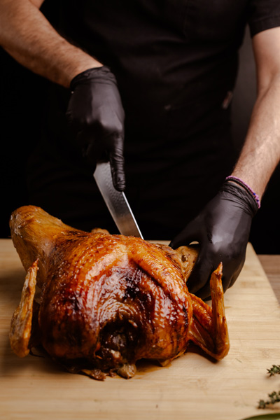 To κόψιμο της γαλοπούλας βήμα-βήμα To κόψιμο της γαλοπούλας βήμα-βήμα