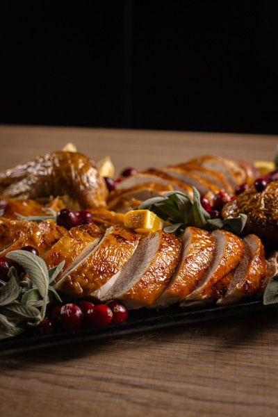 To κόψιμο της γαλοπούλας βήμα-βήμα To κόψιμο της γαλοπούλας βήμα-βήμα