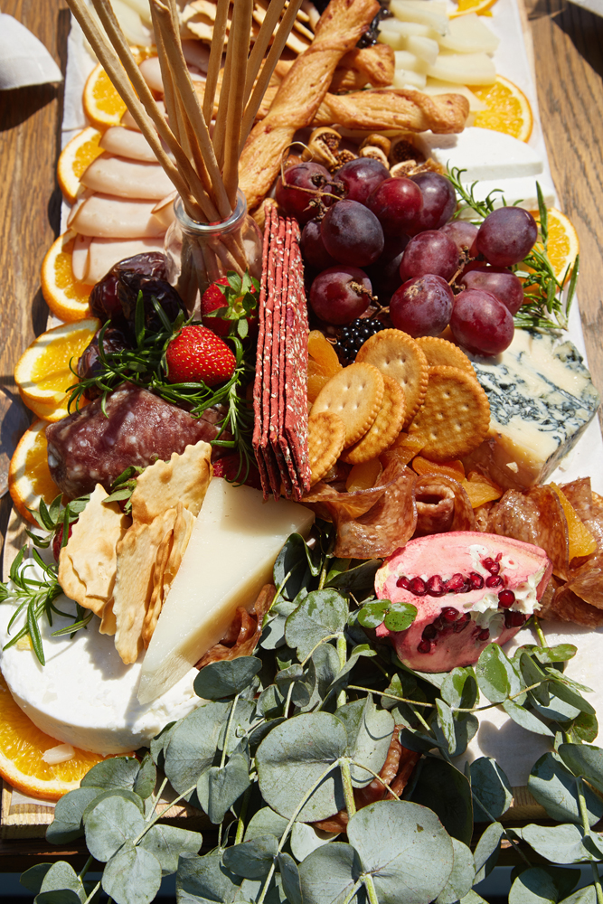Grazing boards. Το νέο trend που δεν πρέπει να λείπει από κανένα τραπέζι! Grazing boards. Το νέο trend που δεν πρέπει να λείπει από κανένα τραπέζι!