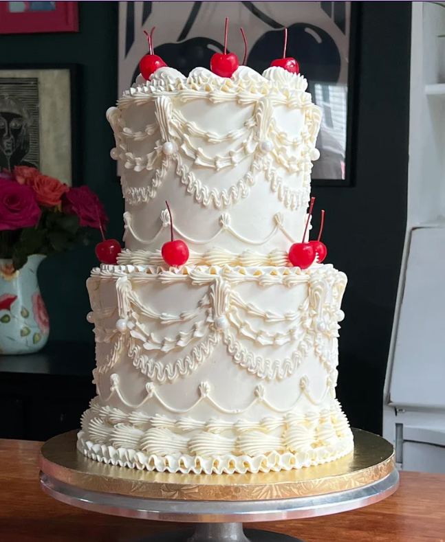 Οι κυρίαρχες τάσεις στις γαμήλιες τούρτες για το 2026