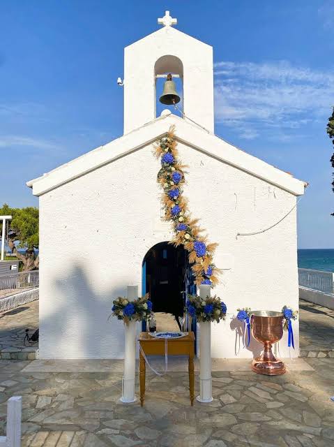 Εκκλησάκια για γάμο στην Αττική, με προαύλιο