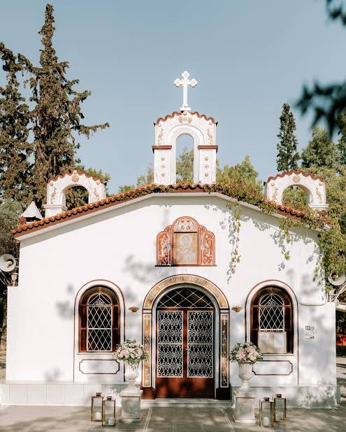 Εκκλησάκια για γάμο στην Αττική, με προαύλιο