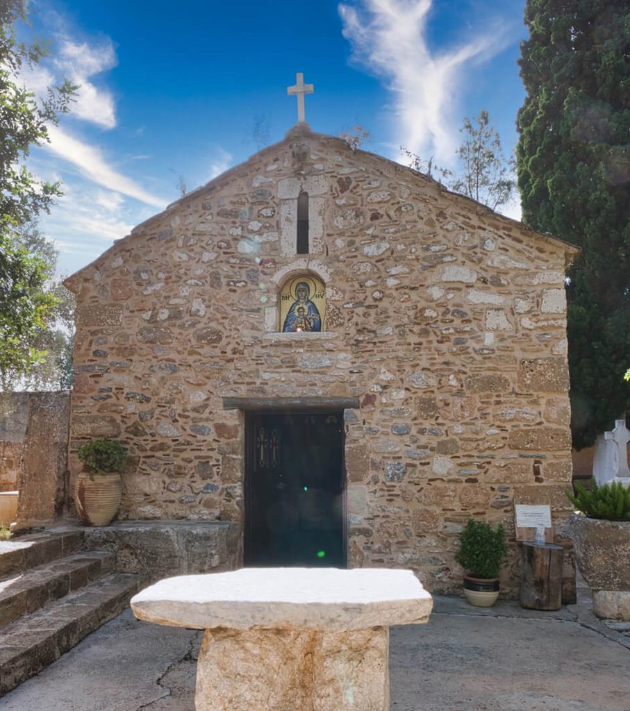 Εκκλησάκια για γάμο στην Αττική, με προαύλιο